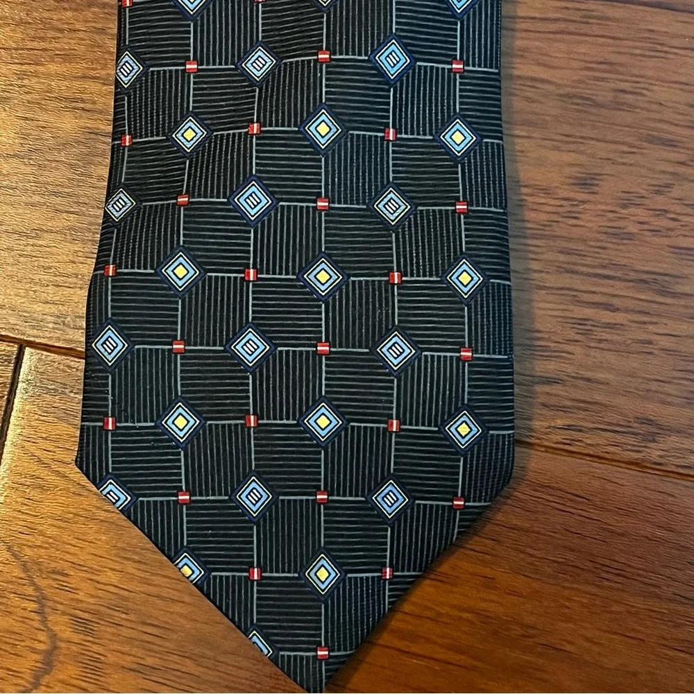 Boys J. Khaki 100% Silk Blue Geometric Pattern Neck Tie 52.5